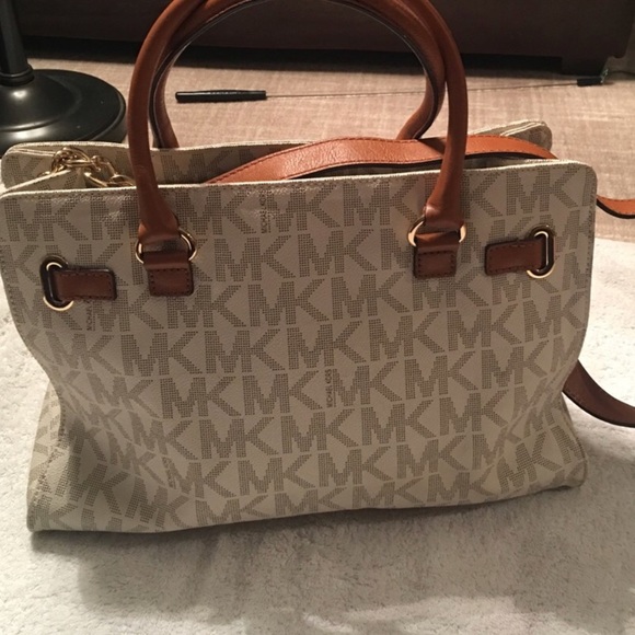 Authentic Michael Kors purse - Picture 3 of 6
